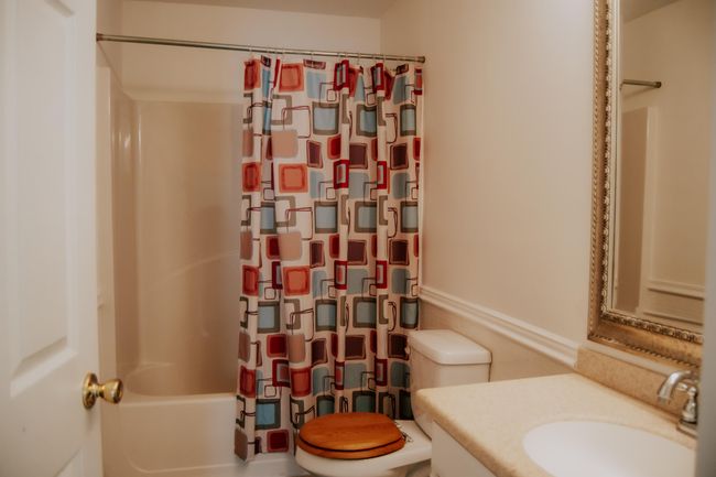 Full Bathroom | Image 31