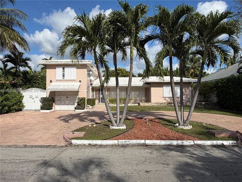 611 Ne 52nd Ter, Miami, FL, 33137-3040 | Card Image