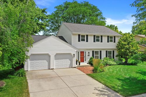 5696 Gladstone Ln, Greendale, WI, 53129-1509 | Card Image