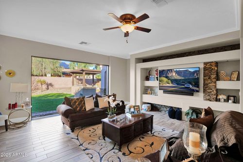 294 W Grand Canyon Dr, Chandler, AZ, 85248-5165 | Card Image