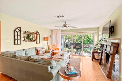 160 Peninsula Point Ter, Mabank, TX, 75156-7509 | Card Image