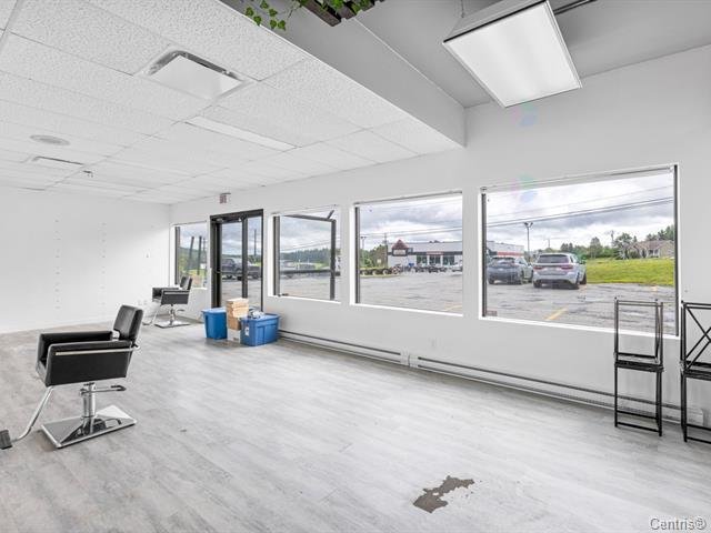 Commercial Sale in Saint-Éphrem-de-Beauce 2