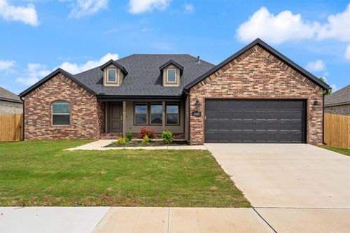 2607 N Penny St, Siloam Springs, AR, 72761 | Card Image