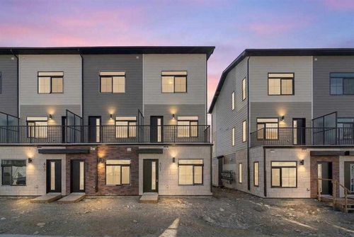 402-156 Park St, Cochrane, AB, T4C3H3 | Card Image