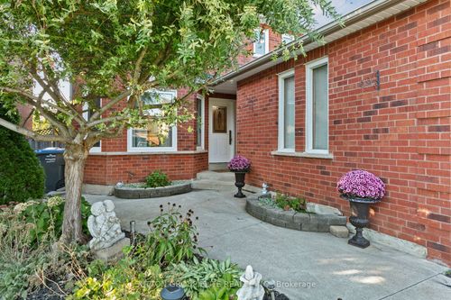 5824 Prairie Cir, Mississauga, ON, L5N6B4 | Card Image