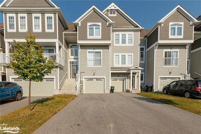 17 Dunes Dr, Townhouse with 3 bedrooms, 2 bathrooms and 3 parking in Wasaga Beach ON | Image 1