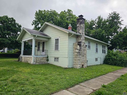 229 W 15th Ave, Emporia, KS, 66801 | Card Image