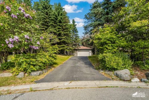 250 Botanical Cir, Anchorage, AK, 99515-3682 | Card Image