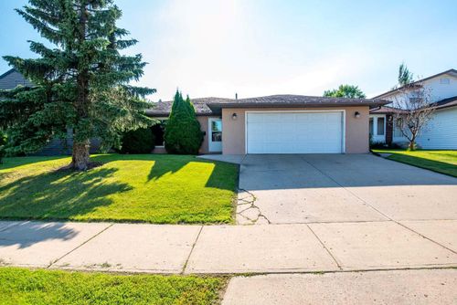 2604 57a Ave, Lloydminster, AB, T9V2M4 | Card Image