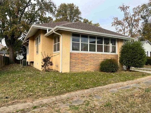 528 E Chestnut St, Bridgeport, IL, 62417-1909 | Card Image