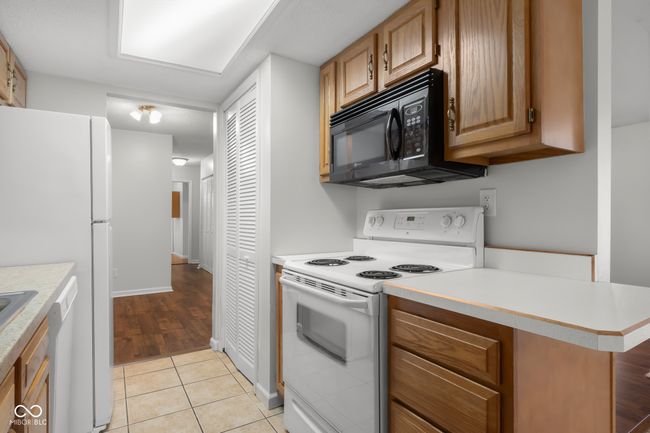 2770 Two Worlds Dr, Condo with 2 bedrooms, 2 bathrooms and null parking in Columbus IN | Image 16