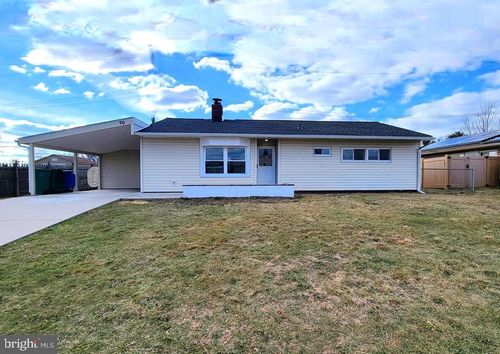 10 Blue Ridge Dr, LEVITTOWN, PA, 19057-3002 | Card Image