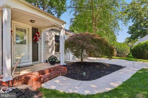 3 Windsor Pl, MOUNT HOLLY, NJ, 08060-1223 | Card Image