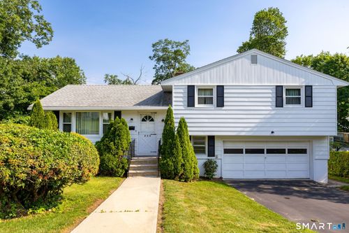 256 Pearl Lake Rd, Waterbury, CT, 06706-2526 | Card Image