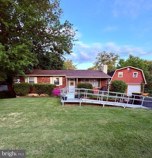 3301 Reading Ave, FEASTERVILLE TREVOSE, PA, 19053-6622 | Card Image