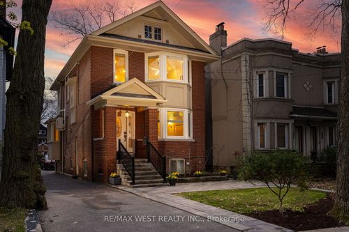 311 St Clair Ave E, Toronto, ON, M4T1P3 | Card Image