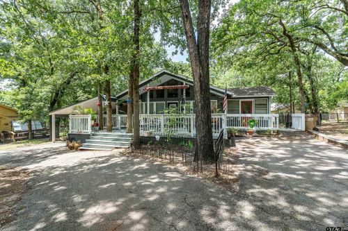 201 Elmwood Ln, Holly Lake Ranch, TX, 75765-7726 | Card Image