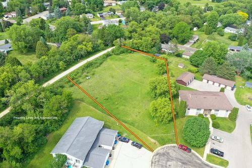 1322 Field Ct, Mount Horeb, WI, 53572-1884 | Card Image