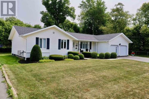 30 Westwood Cres, Charlottetown, PE, C1A2S9 | Card Image