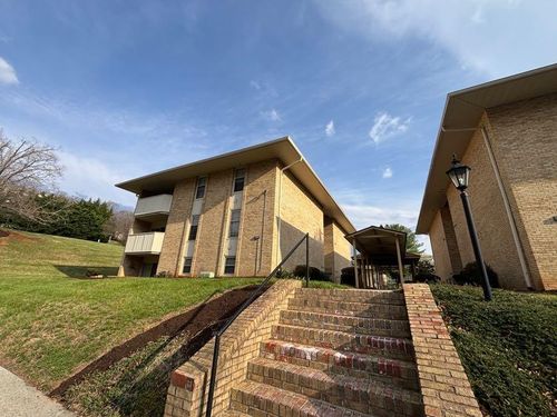 unit-10d-5260 Crossbow Cir, Roanoke, VA, 24018-9219 | Card Image