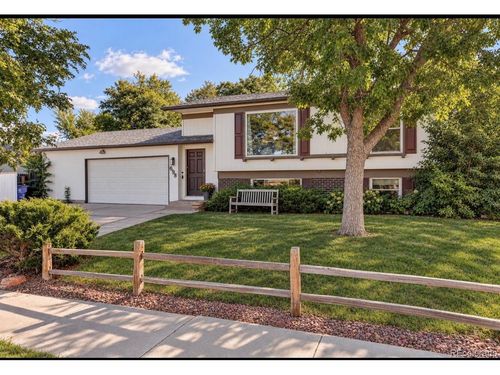 698 S Moline St, Aurora, CO, 80012-2213 | Card Image