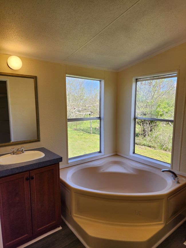 745 N Commerce, House other with 3 bedrooms, 2 bathrooms and null parking in Marquez TX | Image 4