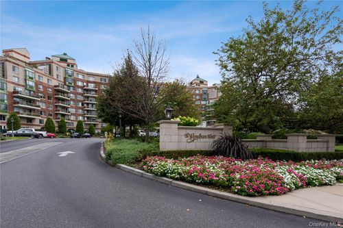 apt-m6-111 Cherry Valley Ave, Garden City, NY, 11530-1591 | Card Image