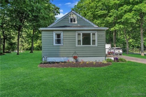 3101 Woodland Ave, Niagara Falls, NY, 14304-1308 | Card Image