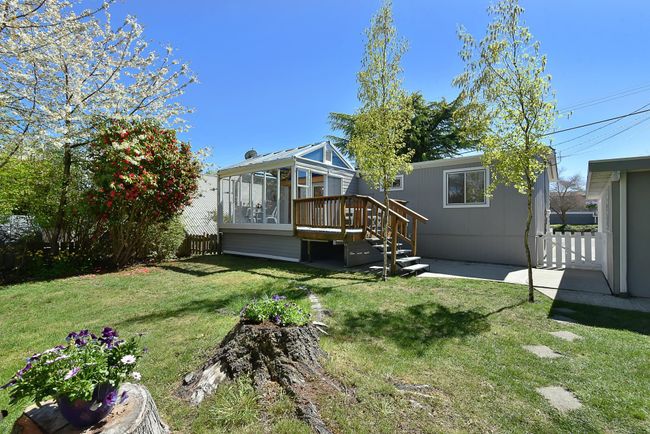 5768 Pebble Crescent, House other with 2 bedrooms, 1 bathrooms and null parking in Sechelt BC | Image 23
