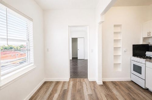 18-2300 W Flagler St, Miami, FL, 33135-1550 | Card Image