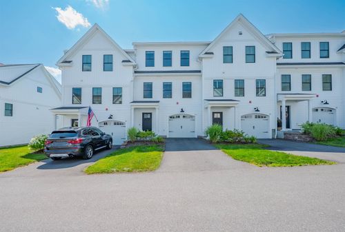 f2-40 Northfield Dr, Dover, NH, 03820-2190 | Card Image