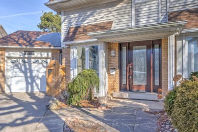 1176 Jamesway Blvd, House other with 3 bedrooms, 3 bathrooms and 4 parking in Oakville ON | Image 2