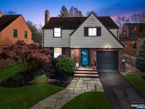 135 Hillcrest Ave, Leonia, NJ, 07605-1508 | Card Image