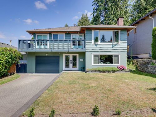 408 E 18th St, North Vancouver, BC, V7L2Y2 | Card Image