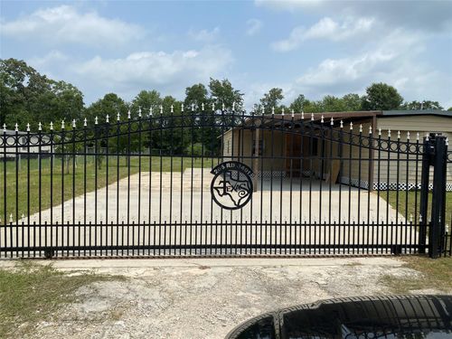 205 County Road 3401, Cleveland, TX, 77327-2561 | Card Image