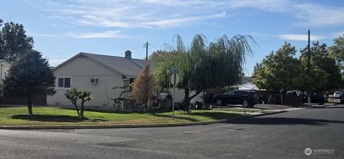 324 S 3rd Pl, Othello, WA, 99344-1742 | Card Image