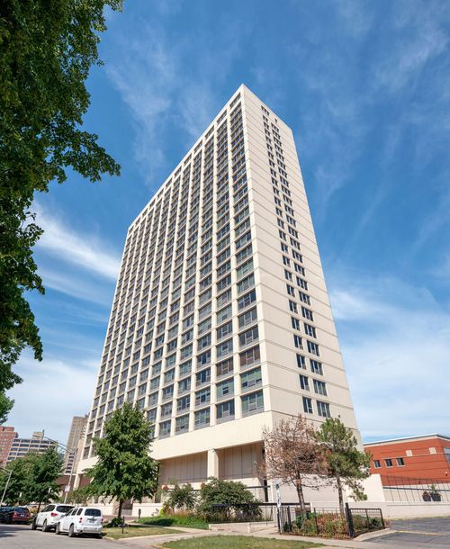 16e-5201 S Cornell Ave, Chicago, IL, 60615-4202 | Card Image