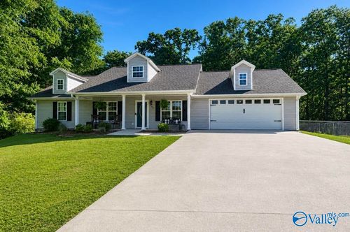 382 Solitude Ave, Albertville, AL, 35950-6102 | Card Image