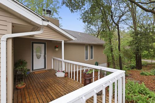 5115 Crestview Heights Ct, Bettendorf, IA, 52722-6807 | Card Image