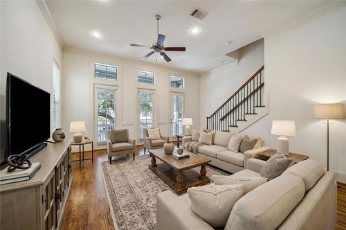 6614 Toledo St, Houston, TX, 77008-6148 | Card Image