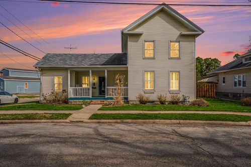 201 S Oak St, Buchanan, MI, 49107-1552 | Card Image