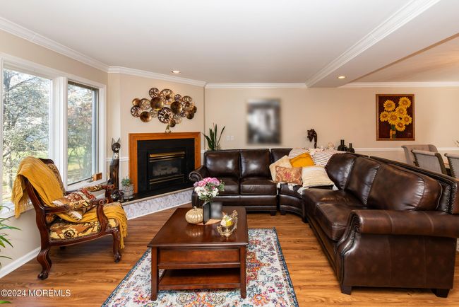 291 Marigold Ct, Condo with 3 bedrooms, 3 bathrooms and 1 parking in Toms River NJ | Image 7