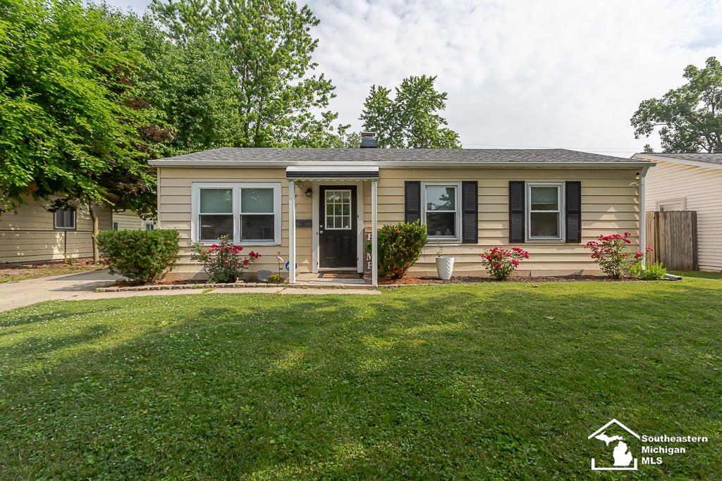 March Dr, Adrian, MI 49221