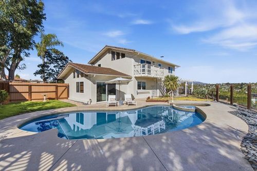2712 Mateo Pl, Carlsbad, CA, 92009-8136 | Card Image