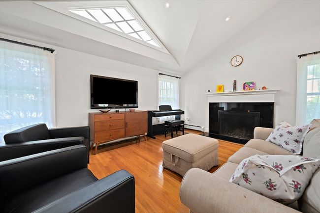 141 Cornell St, House other with 4 bedrooms, 3 bathrooms and 5 parking in Newton MA | Image 10