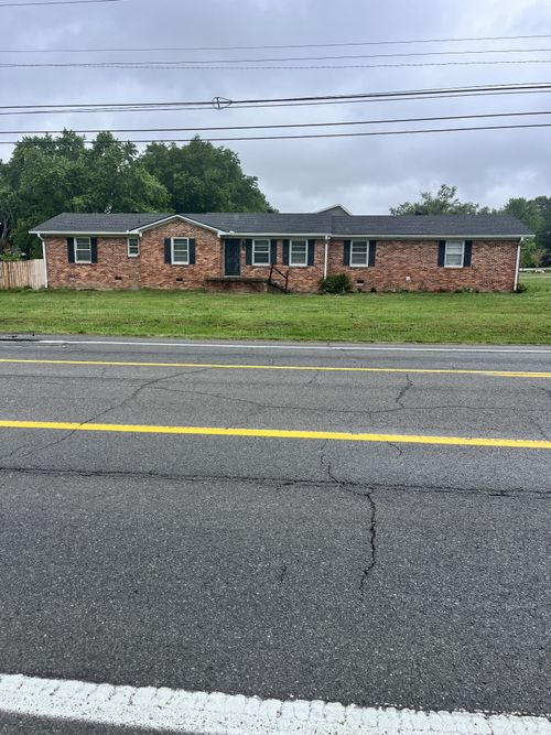 102 Gwen Ave, Gallatin, TN, 37066-2624 | Card Image