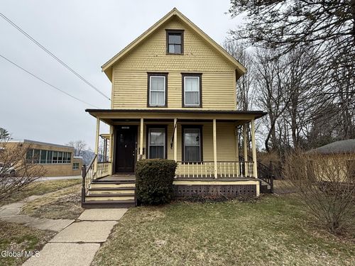 115 Oak St, Corinth, NY, 12822-1203 | Card Image