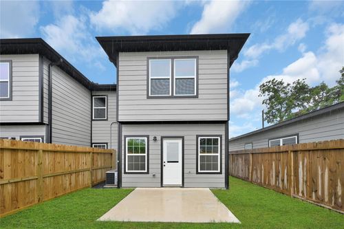 b-7415 Hezekiah Ln, Houston, TX, 77088-7617 | Card Image