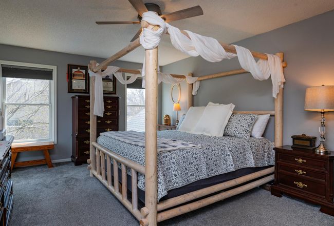 Yes that is a king-sized bed.jpg | Image 21