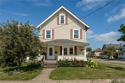 801 Stewart Ave, Grove City, PA, 16127-1339 | Card Image